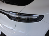 LEDヘッドライト(ティンテッド)、ポルシェ ダイナミック ライト システムプラス(PDLS Plus)を含む