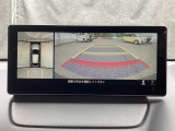 狭い場所での駐車やすれ違いなどでより的確な運転操作に役立つ360&deg;ビューモニターが装備されています。