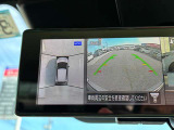 【スマートルームミラー】後方カメラを使う事で後席の荷物や乗員、ピラーによって後方視界が遮られる事なく後方を確認する事が出来ます。