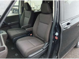 ☆人を中心に考えた広さと使いやすさ☆座面も広く長時間の運転も疲れにくいシート☆前席も後席も乗る人全てがくつろげる空間☆