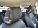 ヘッドレストにもBOSEスピーカーが付いてます