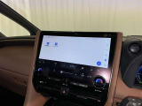 ディスプレイオーディオを装備。スマホとクルマをつなぐことで、これまでのナビに加えて、いろんなサービスが楽しめます。