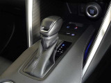 電動パーキングブレーキ・ブレーキホールドを装備してます。ホールド機能は信号待ちが多い一般道で疲労軽減になり、大好評です!