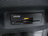 ETC2.0 高速道路を利用する際、ノンストップで料金所を通過できます。別途セットアップ料金がかかります