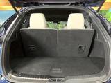 積み下ろしのしやすいデッキにはたっぷりと荷物を積み込んでいただけます。遊びから仕事まで、様々なシーンで頼れます♪