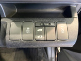 【パワースライドドア】スマートキーや運転席のスイッチでスライドドアの開閉が可能♪電動だから力を入れてドアを開ける必要が無く、小さいお子様でも、重い荷物を持っている時もラクに開け閉めできます♪