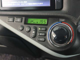 温度設定ができるオートエアコン付