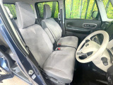 運転席シート廻りは使用感も少なく、良好な状態となっています。丁寧に使われていたことがよくわかりますね。