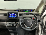 【前方視界】開放的な前方視界!運転がしやすく疲れにくいです♪窓が大きく、見通しがとっても良いおクルマですよ♪