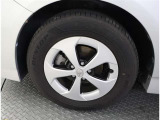 かっこいいホイールですね。 車のイメージを大きく左右するホイール部分はコダワリを持ちたいですね。