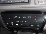 操作部に静電式タッチパネルを採用したフルオート・エアコンディショナー。Honda インターナビ同様、スマートフォン感覚の直感操作を実現しています。
