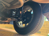 お車を安心してお乗りいただく為には、足回りの定期点検が欠かせません。サービスサポート(有償保証)では無料点検もご提供しており、安心のカーライフをお過ごしいただけるサポート体制が整っています。