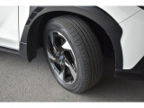 タイヤサイズは225/55R18です