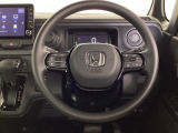 Hondaセンシング搭載ミリ波レーダーと単眼カメラで、クルマの前方の状況を認識。ブレーキやステアリングの制御技術と協調し、安心・快適な運転や事故回避を支援する先のシステムです