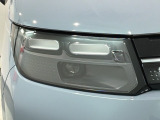 LEDヘッドライトは、点灯の瞬間から最大光量を発揮し、突然暗くなるトンネルなどでの安定感を高めます。