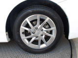 純正16インチアルミ!タイヤサイズは205/60R16です