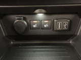 運転席、助手席シートヒーター付きです