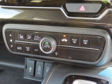 オートエアコンで車内はいつでも快適です♪