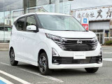 【車検・点検もおまかせください】 お買い上げ頂いたお車の整備も当社工場で行います。ディーラー基準の安心な整備でお客様の車検・点検もサポートします。