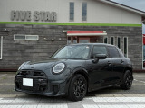当店では、BMW MINIを中心に個性的な車の販売をしております。見ているだけでも楽しい車を展示してますので、遊びがてらにてもご来店下さい。写真画像を見ていただくとオリジナルの整備内容がご確認で出来ます。