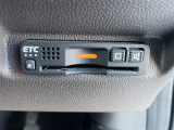 【ETC】有料道路を利用する際に料金所で停止することなく通過できる、ETC車載器(ノンストップ自動料金収受システム機器)が装備されています。セットアップを行うことで利用可能になります。