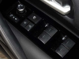 電動格納式ドアミラー・パワーウインドウを装備しています。