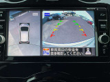 車を真上から見下ろしているかのように周囲の状況を把握して安心して駐車が行えるアラウンドビューモニターが付いています