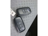スマートキーなので鍵をカバンやポケットに入れたままでもドアの開閉やエンジンスタートが可能です!