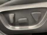 パワーシート搭載。微妙な調整が手軽にでき、ピッタリのポジションで運転することが可能です。