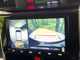 【パノラミックビューモニター】専用のカメラにより、上から見下ろしたような視点で360度クルマの周囲を確認することができます☆死角部分も確認しやすく、狭い場所での切り返しや駐車もスムーズに行えます。