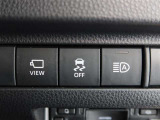 オートマチックハイビームとは、先行車や対向車のライトを認識し、ハイビームとロービームを自動で切り替える機能です。夜道の視界を確保します。詳細は販売店スタッフまでおたずねください。