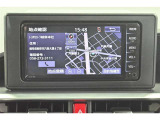 純正ナビを装備。タッチパネル式で使いやすく、お出かけもラクラクです。