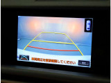 車庫入れに便利なバックモニター付きです