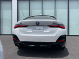 ご納車前には、BMWを熟知したメカニックによる100項目の点検・整備を行います。不具合箇所、交換時期に達している部品に関しましては、全て当社負担で交換してからのご納車となります。