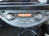 オートエアコンで簡単に車内の温度調節ができます!