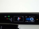 視点移動が少ないセンターメーター、ロングドライブも疲れません。