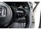 Hondaセンシングの機能のひとつ、アダプティブクルーズコントロール付!アクセルから足を離しても設定したスピードと前車との車間を保ち走行してくれます!車線維持もアシスト☆高速道路で疲労軽減ですね☆