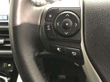 【ステアリングスイッチ】左です。ハンドルから手を離さず、運転に集中したまま手元でオーディオ操作等ができます。