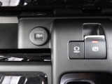 車が気になられましたらお電話かメールでお問い合わせください。他のお客様と商談が重なる場合が増えて来てますので事前にご確認ください。