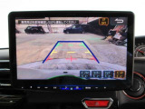 バックカメラの画像です。ガイドラインがスムースな車庫入れをサポートいたします!車庫入れの安心感がアップしますね☆