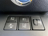 【車線逸脱防止機能】ウィンカーをださずに車線逸脱をするとディスプレイ表示と警報ブザーで注意を促します。