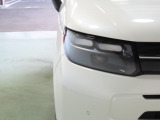 LEDヘッドライトは、点灯の瞬間から光量を発揮し、突然暗くなるトンネルなどでの安定感を高めます。