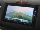 ◆リアワイドカメラシステム◆3種類の表示で後方確認をサポート♪セレクトレバーを「R」の位置に入れるとカメラ画像に切り替え。ノーマルビューでは従来のリアカメラと同様の標準的なビューで表示します!