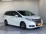 LEDヘッドライトを装備しています。LEDヘッドライトはとても明るく、雨の日や夜間走行も安全・安心です。オートライトコントロール付きで周囲の明るさに応じて自動で点灯・消灯します。