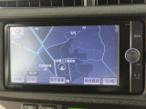 純正ナビを装備。タッチパネル式で使いやすく、お出かけもラクラクです。