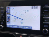 ディスプレイオーディオ装着車。ディスプレイとスマホを連携で、様々なアプリを使用できます。マップのアプリを繋げて、ナビゲーションとして使用できます。