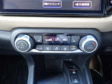 ダイヤル式オートエアコンだから簡単にお好みの温度に設定出来ます♪