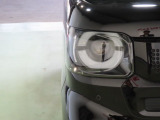 LEDヘッドライトは、点灯の瞬間から光量を発揮し、突然暗くなるトンネルなどでの安定感を高めます。