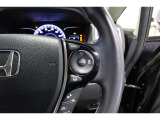 Hondaセンシングの機能のひとつ、アダプティブクルーズコントロール付!アクセルから足を離しても設定したスピードと前車との車間を保ち走行してくれます!車線維持もアシスト☆高速道路で疲労軽減ですね☆