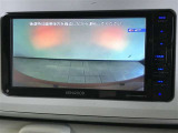 後方の見にくい視界もバックモニターで確認サポートして駐車時も安心☆